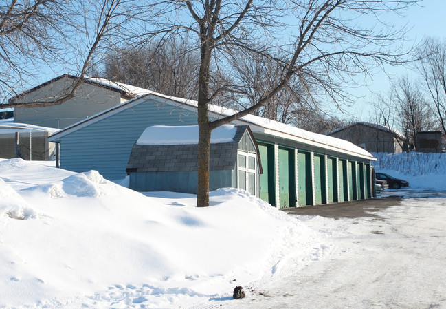 Wildwood Apartments in Saint Bonifacius, MN - Building Photo - Building Photo