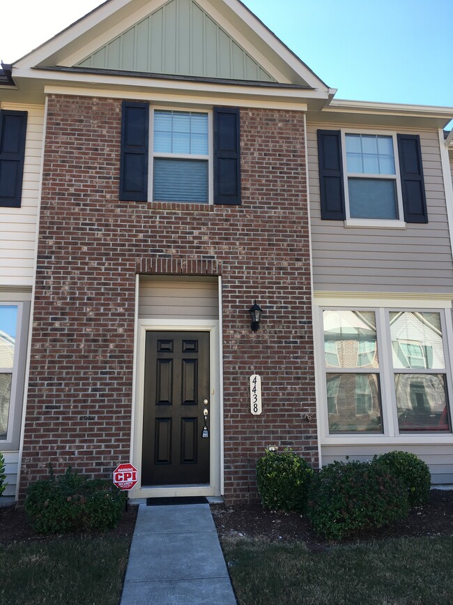 property at 4438 Hillsgrove Rd