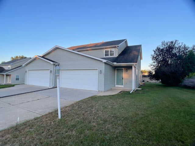 1611 W Geneva Rd in Peoria, IL - Building Photo