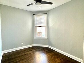 2447 N Mozart St in Chicago, IL - Building Photo - Building Photo