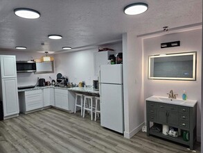 310 S 600 W in Cedar City, UT - Foto de edificio - Building Photo