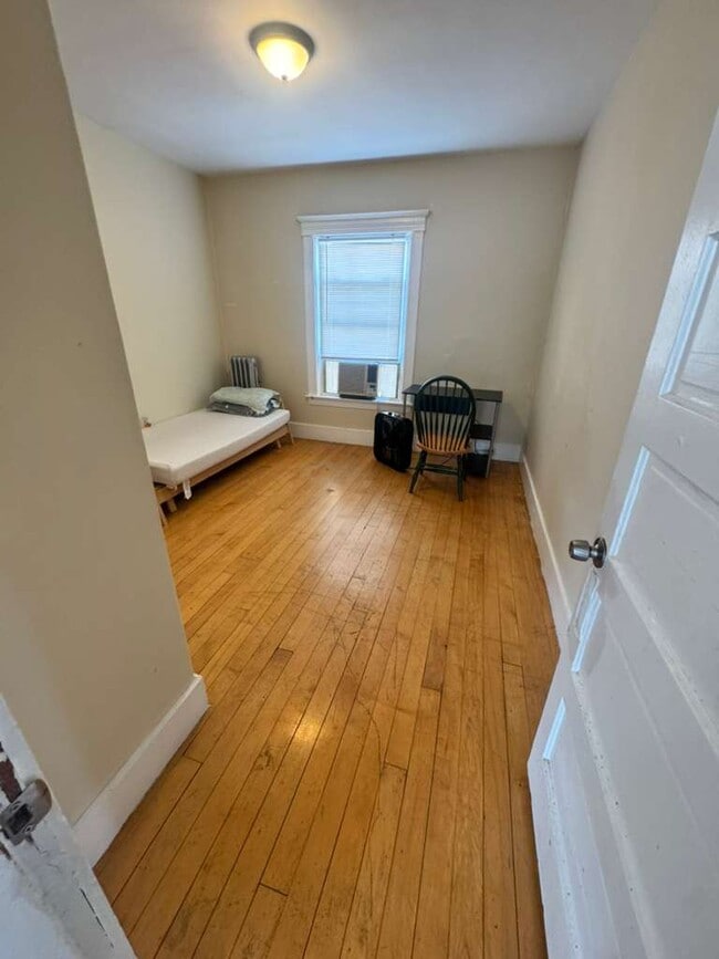 80 Florence St, Unit 3 in Worcester, MA - Building Photo - Building Photo