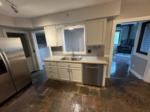 830 25th St in Bettendorf, IA - Foto de edificio - Building Photo