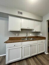 11333 Old Goddard Rd in Allen Park, MI - Building Photo - Building Photo