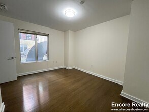 111 Norway St, Unit 407 in Boston, MA - Building Photo - Building Photo