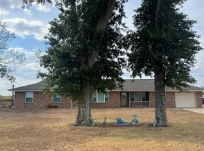 566 Schmidt Rd in Sealy, TX - Building Photo - Building Photo