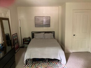 221 W Sibley St in Howell, MI - Building Photo - Building Photo