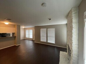 1505 Allen Rd in Austin, TX - Foto de edificio - Building Photo