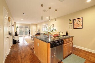 1911 Lightsey Rd in Austin, TX - Building Photo