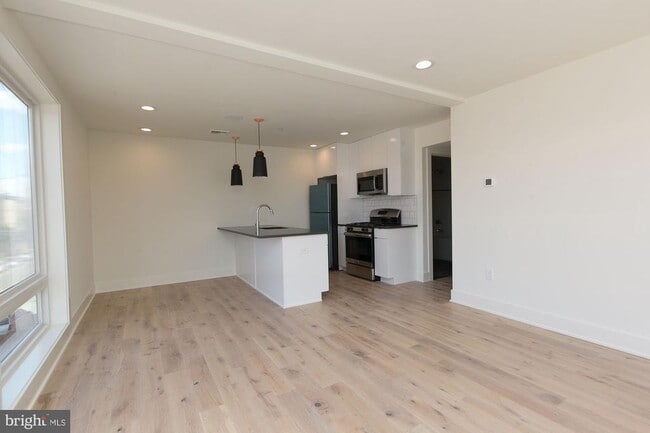 property at 2431 Frankford Ave