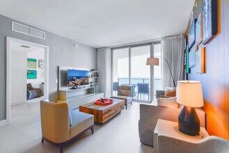 4111 S Ocean Dr in Hollywood, FL - Building Photo - Building Photo