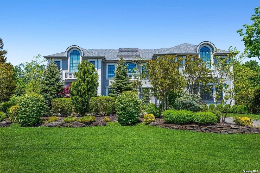 302 Hewlett Neck Rd in Woodmere, NY - Building Photo