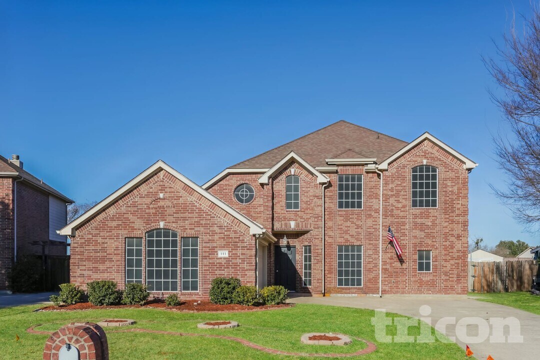 111 Evening Star Cir in Red Oak, TX - Building Photo