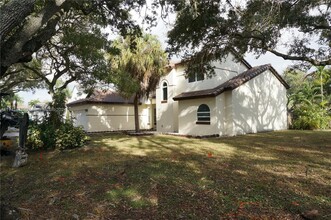 8831 NW 194th Terrace in Hialeah, FL - Building Photo - Building Photo