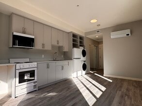 348 14th St in Courtenay, BC - Building Photo - Building Photo
