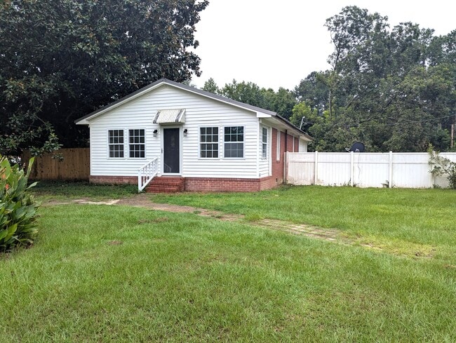 property at 608 Woodyard Rd