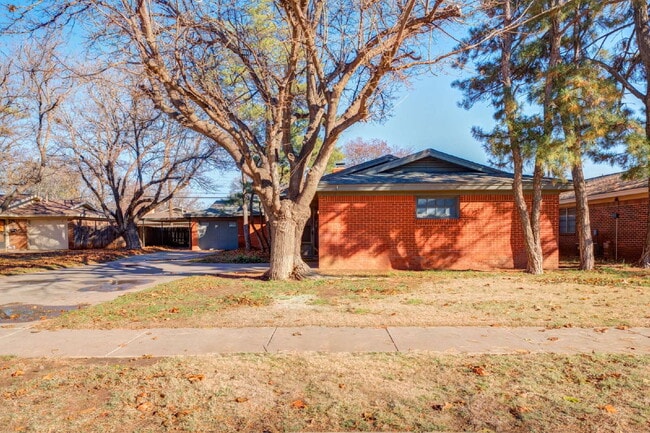 6707 Hartford Ave in Lubbock, TX - Building Photo - Building Photo