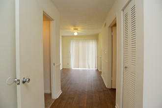 Shadowood in Anniston, AL - Building Photo - Interior Photo