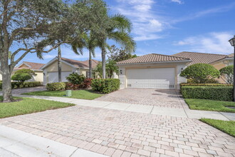 8379 St Johns Ct in Wellington, FL - Building Photo - Building Photo