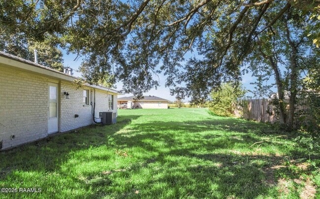 1842 Grace Pete St in Crowley, LA - Building Photo - Building Photo