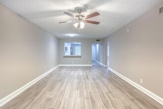 240 SE 10th St in Delray Beach, FL - Building Photo - Building Photo