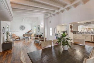 14530 Garden Dr in Miami, FL - Building Photo