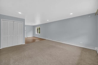 2528 N Linden Ave in Waukegan, IL - Building Photo - Building Photo