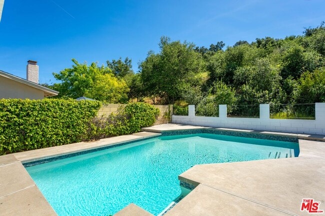 property at 29392 Hillrise Dr