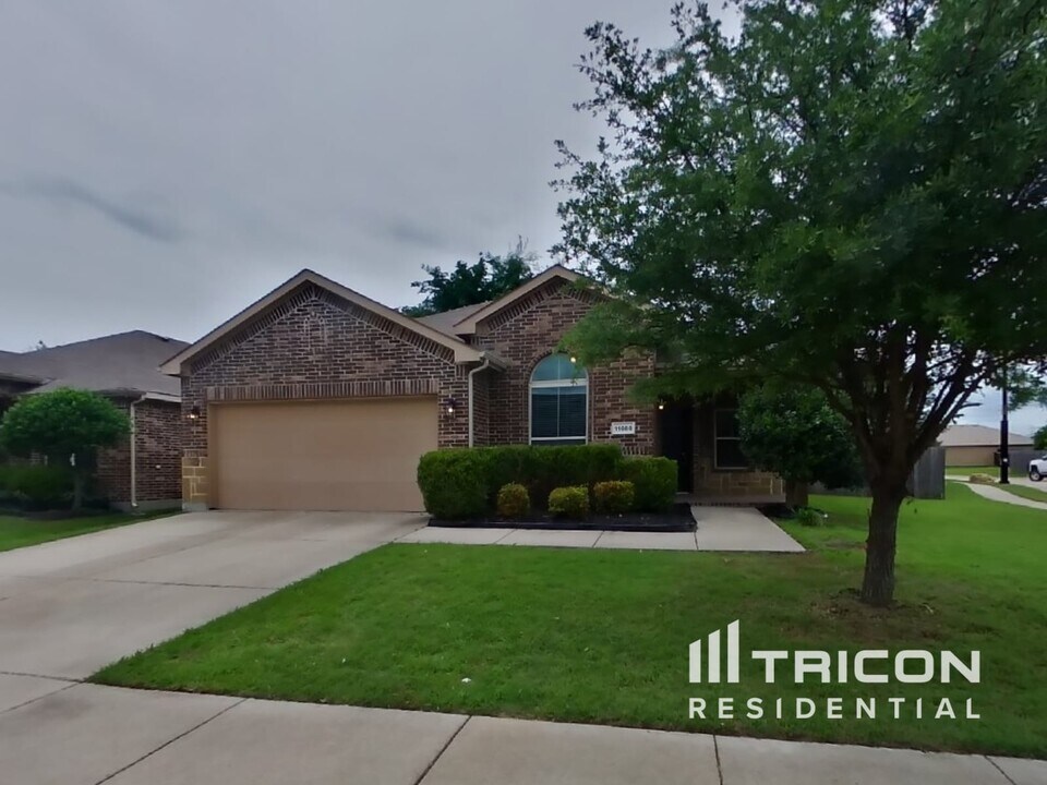 11600 Anna Grace Dr in Burleson, TX - Building Photo
