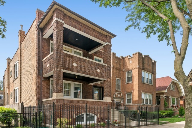 4409 W Deming Plz in Chicago, IL - Building Photo