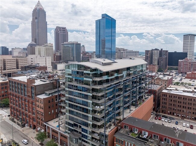 701 W Lakeside Ave in Cleveland, OH - Building Photo - Building Photo