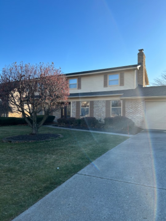 1522 Kings Carriage Rd in Grand Blanc, MI - Building Photo