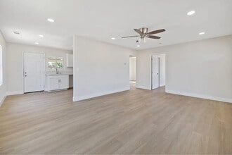 1717 N Brooks Ave in Fresno, CA - Building Photo - Building Photo