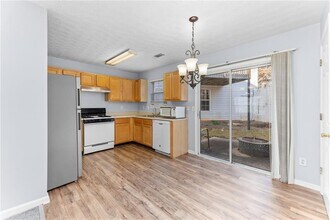 400 Spring Head Dr SE in Lawrenceville, GA - Building Photo - Building Photo