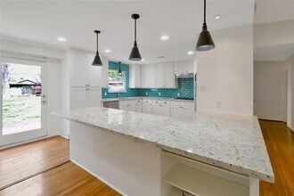 5518 Holly St in Houston, TX - Building Photo - Building Photo