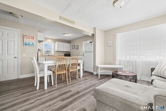 116 College Pl in Fairfield, CT - Building Photo - Building Photo