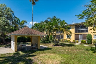 Park Lane Condominiums in Sarasota, FL - Building Photo - Building Photo