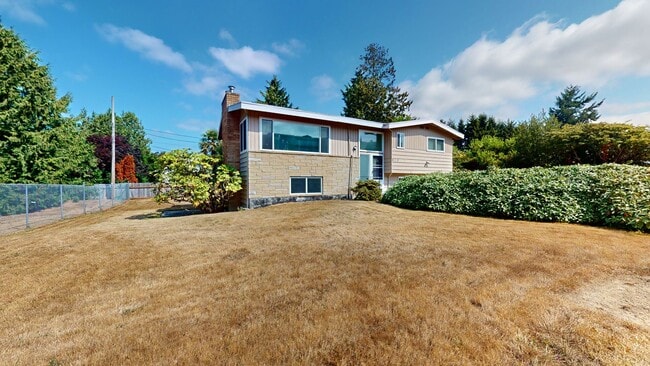 812 S 235th Pl in Des Moines, WA - Building Photo - Building Photo