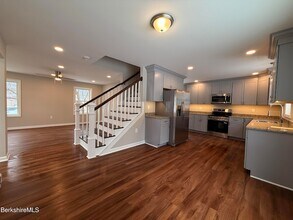 40 E Hoosac St in Adams, MA - Building Photo - Building Photo