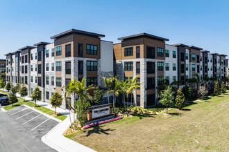 The Concord Luxury Apartments in Sarasota, FL - Building Photo - Building Photo
