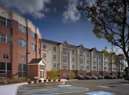 Maher Manor Senior Living in Old Bridge, NJ - Foto de edificio - Building Photo