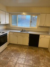 3287 Gypsum Rd in Reno, NV - Building Photo - Building Photo