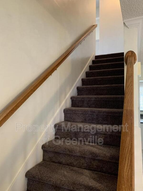 8 Valley Glen Ct in Greer, SC - Building Photo - Building Photo