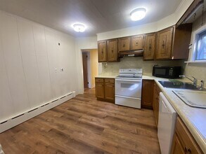 15 Corinthian Rd, Unit 1 in Somerville, MA - Building Photo - Building Photo
