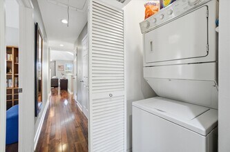 639 W Elm St, Unit c in Chicago, IL - Building Photo - Building Photo