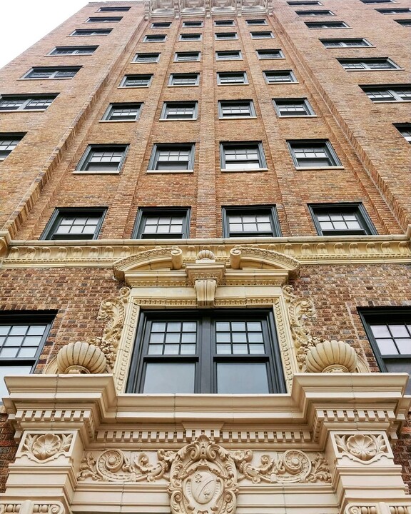 Netherland & Monarch in Kansas City, MO - Building Photo