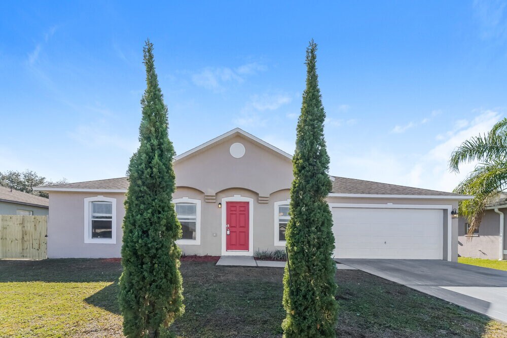 816 Jarnac Dr in Kissimmee, FL - Foto de edificio