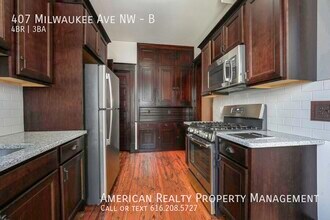 407 Milwaukee Ave NW in Grand Rapids, MI - Building Photo - Building Photo