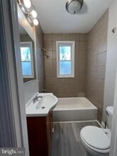 125 E Bettlewood Ave in Oaklyn, NJ - Building Photo - Building Photo