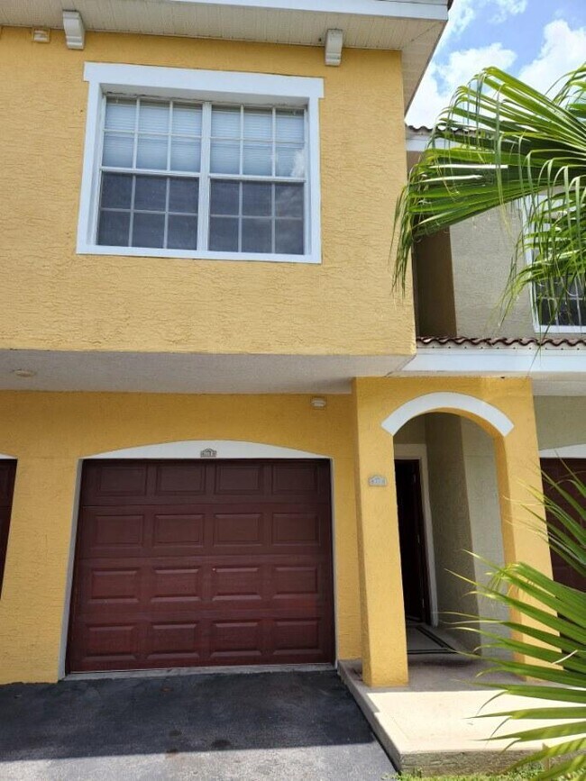 5551 Bentgrass Dr in Sarasota, FL - Foto de edificio - Building Photo